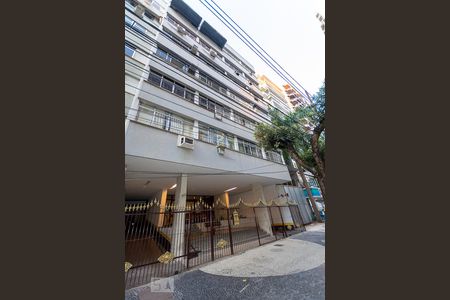 Apartamento à venda com 60m², 2 quartos e 1 vaga Apartamento à venda com 60m², 2 quartos e 1 vagaFachada