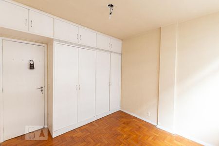 Quarto 1 de apartamento à venda com 2 quartos, 60m² em Icaraí, Niterói