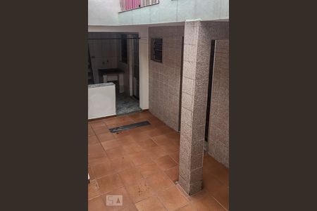 Casa para alugar com 60m², 2 quartos e 1 vagaQuintal