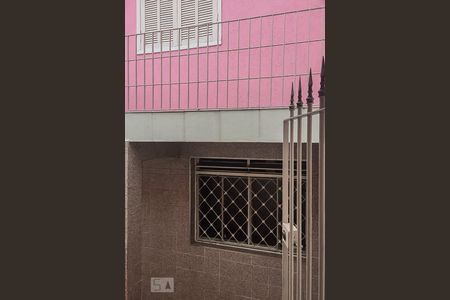 Casa para alugar com 60m², 2 quartos e 1 vagaFachada