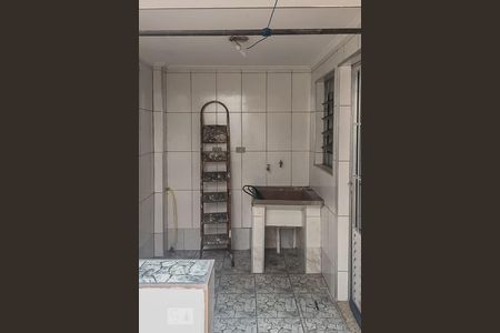 Casa para alugar com 60m², 2 quartos e 1 vagaÁrea de Serviço