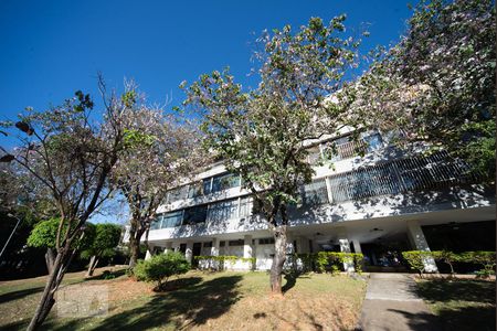 Apartamento para alugar com 90m², 3 quartos e sem vagaFachada