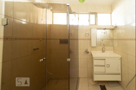 Banheiro de apartamento para alugar com 3 quartos, 90m² em Asa Norte, Brasília