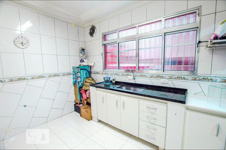 Casa à venda com 240m², 3 quartos e 1 vaga Casa à venda com 240m², 3 quartos e 1 vagaCozinha