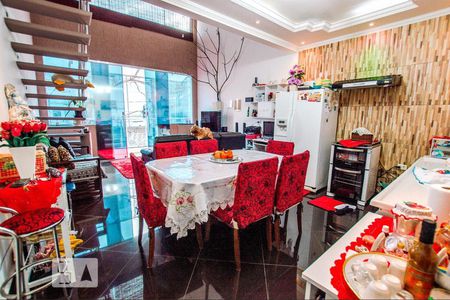 Casa à venda com 240m², 3 quartos e 1 vaga Casa à venda com 240m², 3 quartos e 1 vagaCozinha