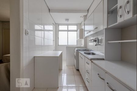 Cozinha de apartamento para alugar com 1 quarto, 55m² em Higienópolis, Porto Alegre