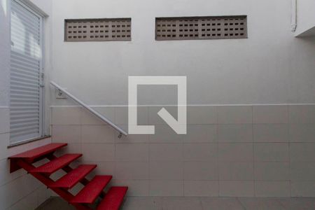 Vista Sala de casa para alugar com 1 quarto, 60m² em Vila Ponte Rasa, São Paulo