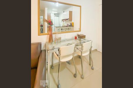 Sala  de apartamento para alugar com 1 quarto, 60m² em Indianópolis, São Paulo