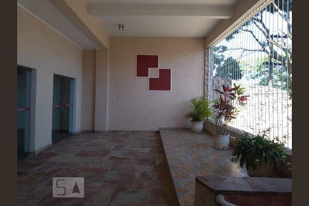 Apartamento à venda com 82m², 2 quartos e 1 vaga Apartamento à venda com 82m², 2 quartos e 1 vagaHall social