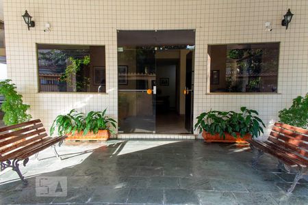 Apartamento à venda com 72m², 3 quartos e 1 vaga Apartamento à venda com 72m², 3 quartos e 1 vagaEntrada