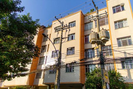 Apartamento à venda com 72m², 3 quartos e 1 vaga Apartamento à venda com 72m², 3 quartos e 1 vagaFachada