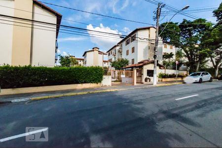 Apartamento para alugar com 75m², 3 quartos e 1 vagaFachada do Condomínio