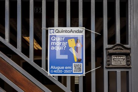 Casa à venda com 151m², 3 quartos e 2 vagas Casa à venda com 151m², 3 quartos e 2 vagasFachada