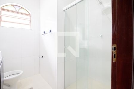 Casa à venda com 151m², 3 quartos e 2 vagas Casa à venda com 151m², 3 quartos e 2 vagasBanheiro Social