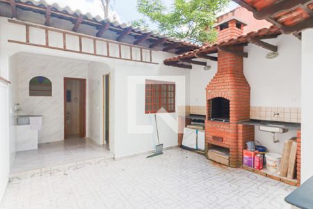 Casa à venda com 151m², 3 quartos e 2 vagas Casa à venda com 151m², 3 quartos e 2 vagasChurrasqueira
