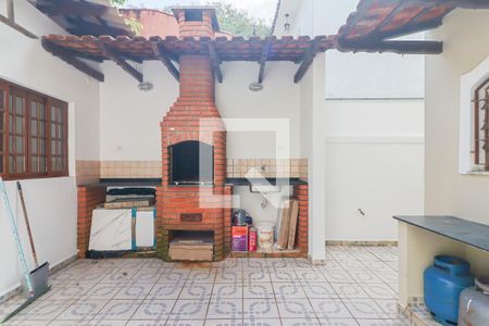 Casa à venda com 151m², 3 quartos e 2 vagas Casa à venda com 151m², 3 quartos e 2 vagasChurrasqueira