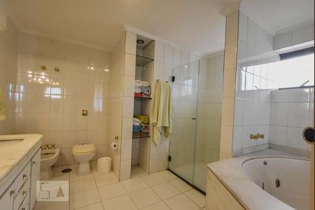 Apartamento à venda com 198m², 4 quartos e 3 vagasBanheiro Suíte 01