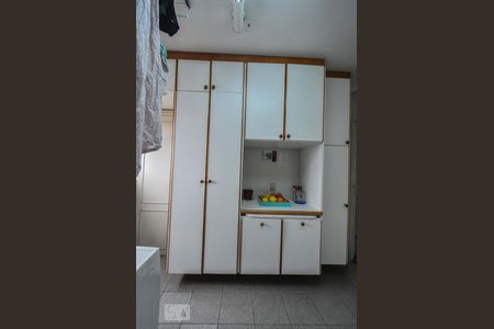 Apartamento à venda com 198m², 4 quartos e 3 vagasLavanderia