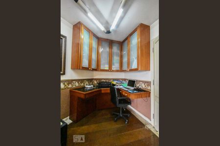 Apartamento à venda com 198m², 4 quartos e 3 vagasEscritório