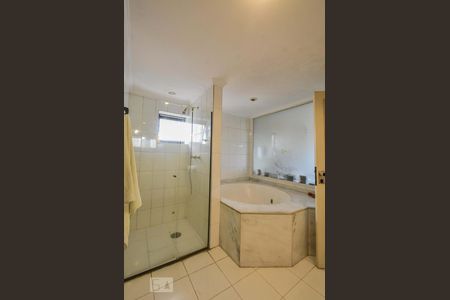 Apartamento à venda com 198m², 4 quartos e 3 vagasBanheiro Suíte 01