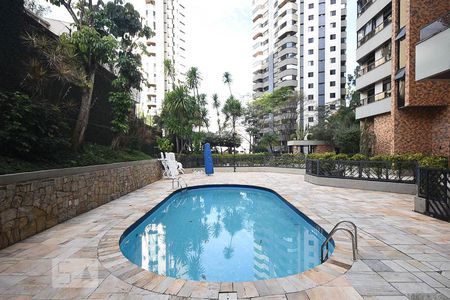 Apartamento à venda com 213m², 4 quartos e 4 vagasPiscina