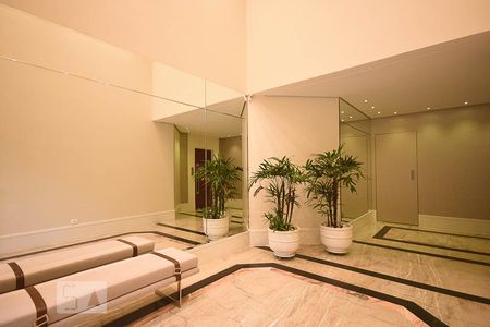 Apartamento à venda com 213m², 4 quartos e 4 vagasHall Social