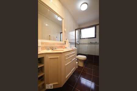 Apartamento à venda com 213m², 4 quartos e 4 vagasBanheiro Suíte 1