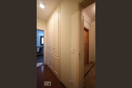 Apartamento à venda com 213m², 4 quartos e 4 vagasArmário do Corredor