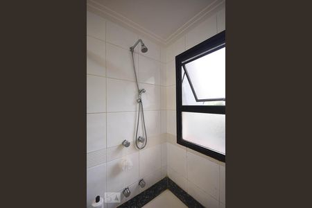 Apartamento à venda com 213m², 4 quartos e 4 vagasDetalhe do Banheiro Suíte 2