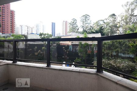 Apartamento à venda com 213m², 4 quartos e 4 vagasVaranda da Suíte 2