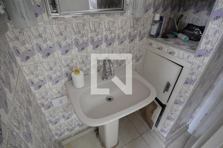 Casa para alugar com 150m², 2 quartos e 2 vagasBanheiro 