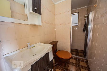Banheiro  de apartamento para alugar com 1 quarto, 51m² em Humaitá, Porto Alegre