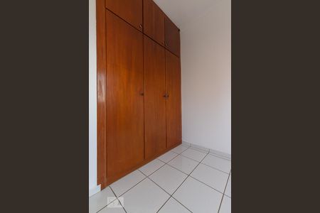 Quarto 1 de apartamento para alugar com 2 quartos, 80m² em Vila Itapura, Campinas