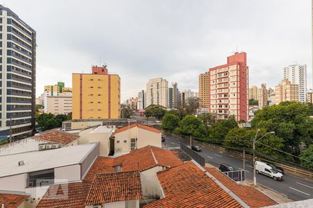 Vista da sacada de apartamento à venda com 2 quartos, 80m² em Vila Itapura, Campinas