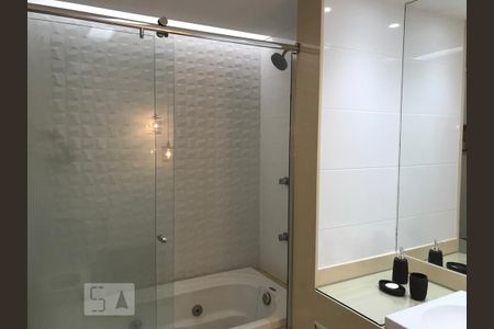 Apartamento à venda com 240m², 4 quartos e 3 vagas Apartamento à venda com 240m², 4 quartos e 3 vagasBanheiro