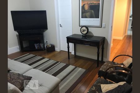 Apartamento à venda com 240m², 4 quartos e 3 vagas Apartamento à venda com 240m², 4 quartos e 3 vagasSala