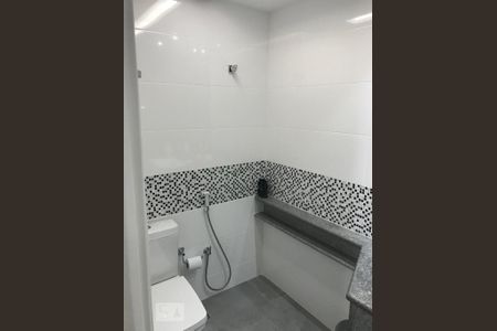 Apartamento à venda com 240m², 4 quartos e 3 vagas Apartamento à venda com 240m², 4 quartos e 3 vagasBanheiro