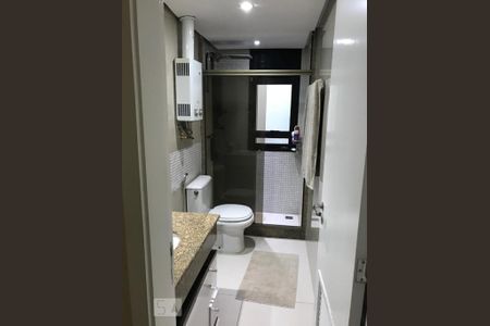 Apartamento à venda com 240m², 4 quartos e 3 vagas Apartamento à venda com 240m², 4 quartos e 3 vagasBanheiro