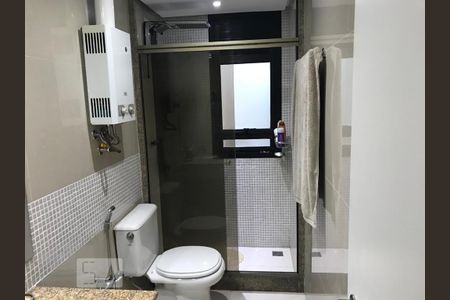 Apartamento à venda com 240m², 4 quartos e 3 vagas Apartamento à venda com 240m², 4 quartos e 3 vagasBanheiro