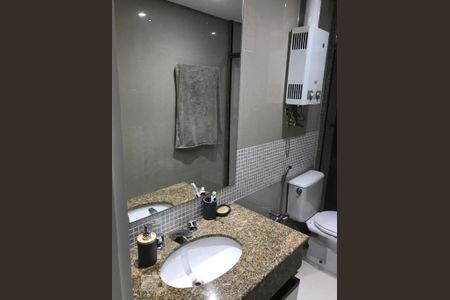Apartamento à venda com 240m², 4 quartos e 3 vagas Apartamento à venda com 240m², 4 quartos e 3 vagasBanheiro