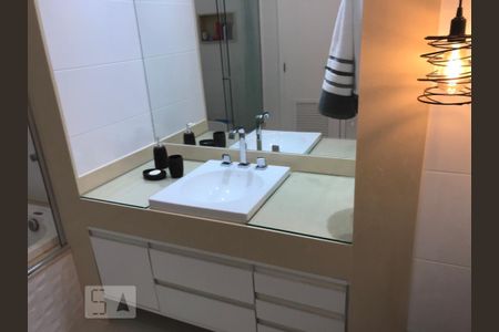 Apartamento à venda com 240m², 4 quartos e 3 vagas Apartamento à venda com 240m², 4 quartos e 3 vagasBanheiro