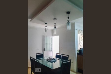 Casa para alugar com 94m², 2 quartos e 2 vagas Casa para alugar com 94m², 2 quartos e 2 vagasSala
