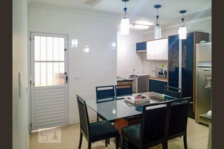 Casa para alugar com 94m², 2 quartos e 2 vagas Casa para alugar com 94m², 2 quartos e 2 vagasSala de Jantar e cozinha