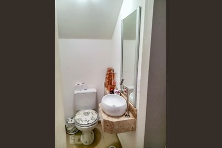 Lavabo  de casa para alugar com 2 quartos, 94m² em Jardim Ana Maria, Santo André