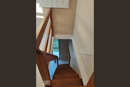 Apartamento para alugar com 93m², 3 quartos e 1 vagaEscada