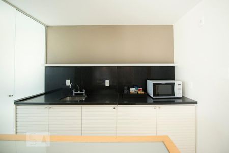 Cozinha de apartamento para alugar com 1 quarto, 70m² em Barra da Tijuca, Rio de Janeiro