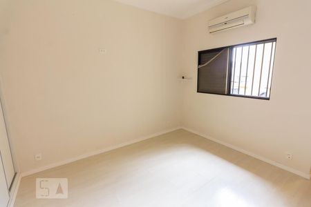 Casa para alugar com 150m², 2 quartos e 2 vagasQuarto 02