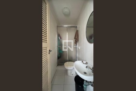 Apartamento à venda com 126m², 3 quartos e 2 vagas Apartamento à venda com 126m², 3 quartos e 2 vagasBanheiro de serviço