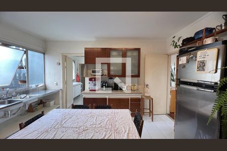 Apartamento à venda com 126m², 3 quartos e 2 vagas Apartamento à venda com 126m², 3 quartos e 2 vagasCozinha