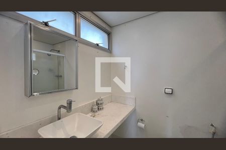 Apartamento à venda com 126m², 3 quartos e 2 vagas Apartamento à venda com 126m², 3 quartos e 2 vagasBanheiro da Suíte